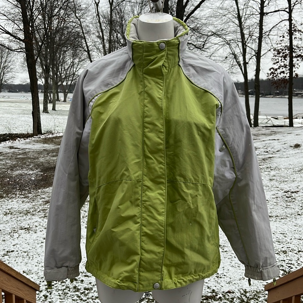Cabela’s polyurethane medium weight jacket L
